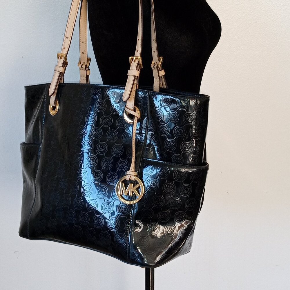 MICHAEL KORS Jet Set East/West Pocket Tote Logo Embossed Black Patent Tan Trim